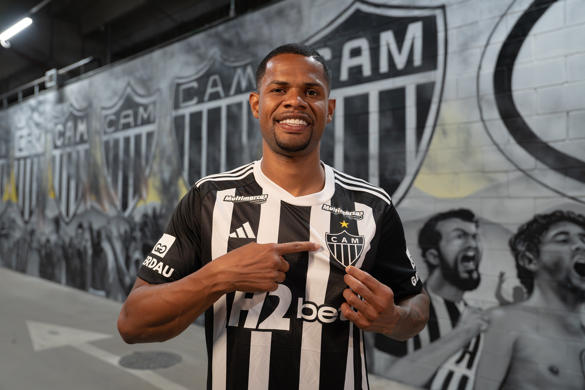 Atlético recusa nova investida do Botafogo por Junior Santos
