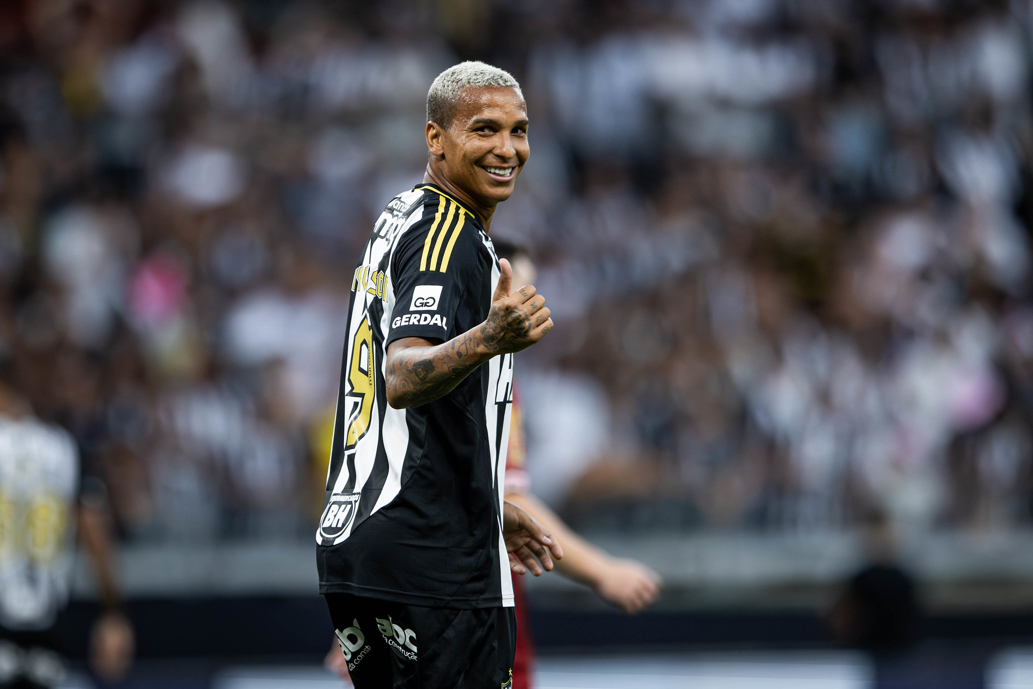 Atlético entra em acordo com Deyverson na Justiça do Trabalho
