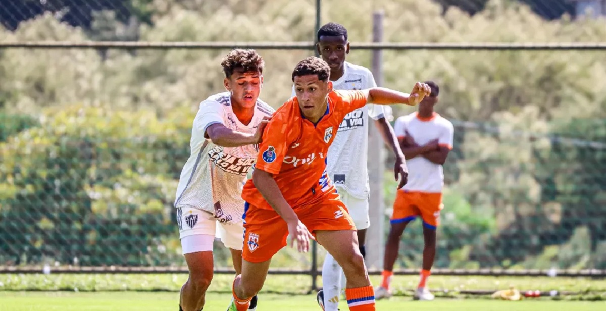 Atlético vence o Coimbra por 1 a 0 em jogo do Campeonato Mineiro Sub-17