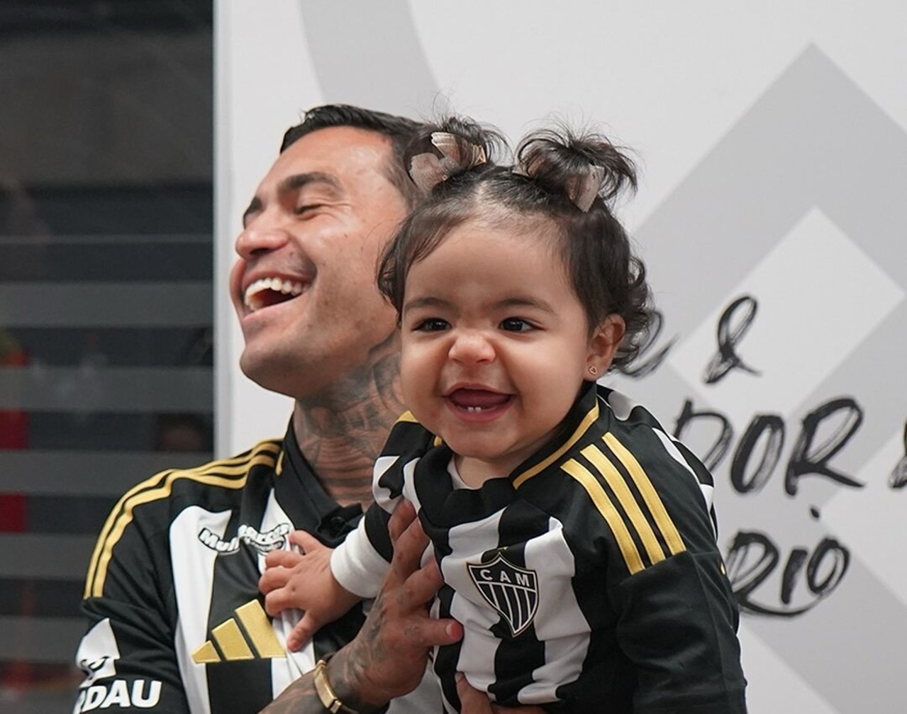 Ação com Dudu, do Atlético, arrecada mais de R$ 35 mil para o Instituto Galo
