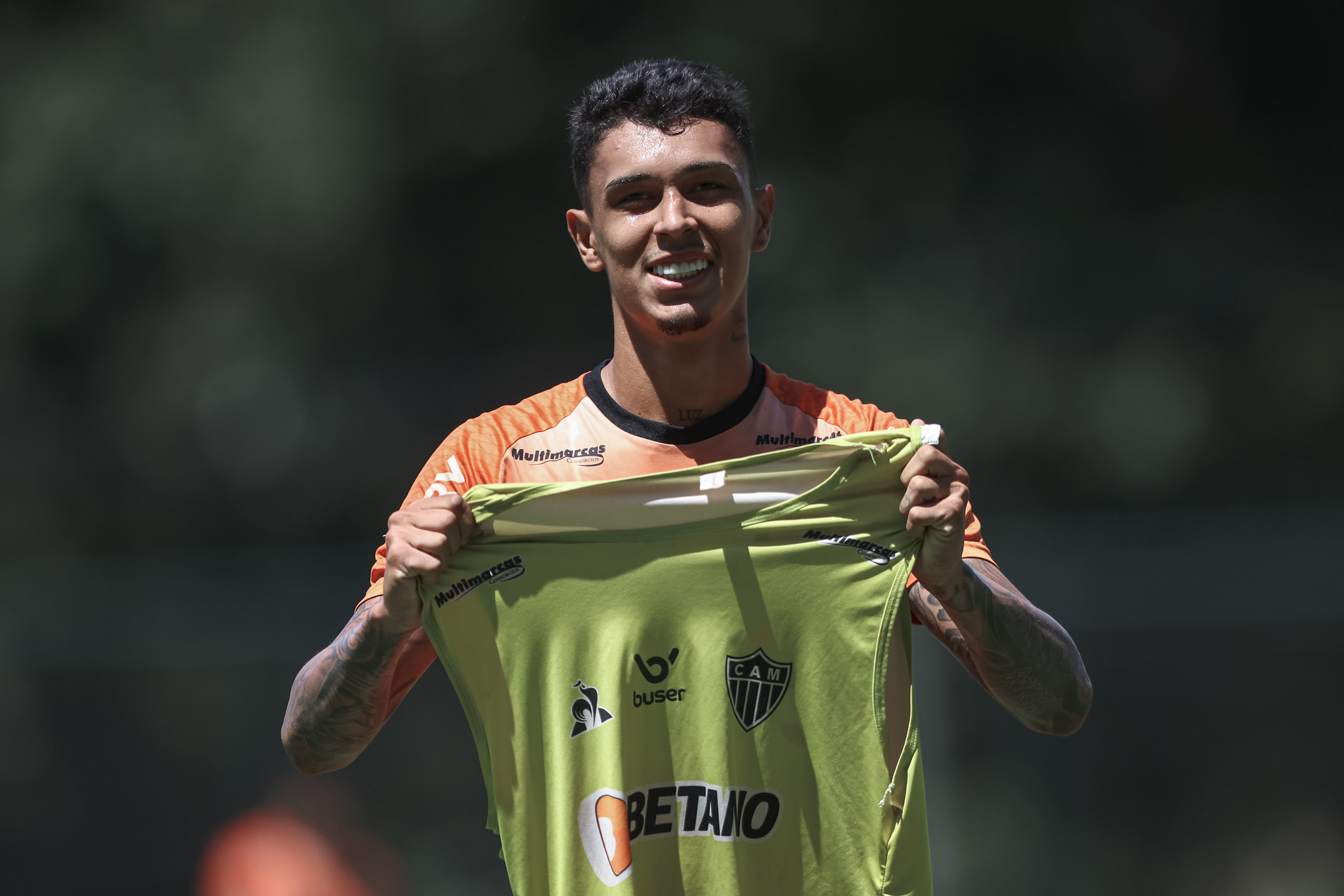 Ex-Atlético faz postagem sobre volta aos gramados após suspensão por apostas
