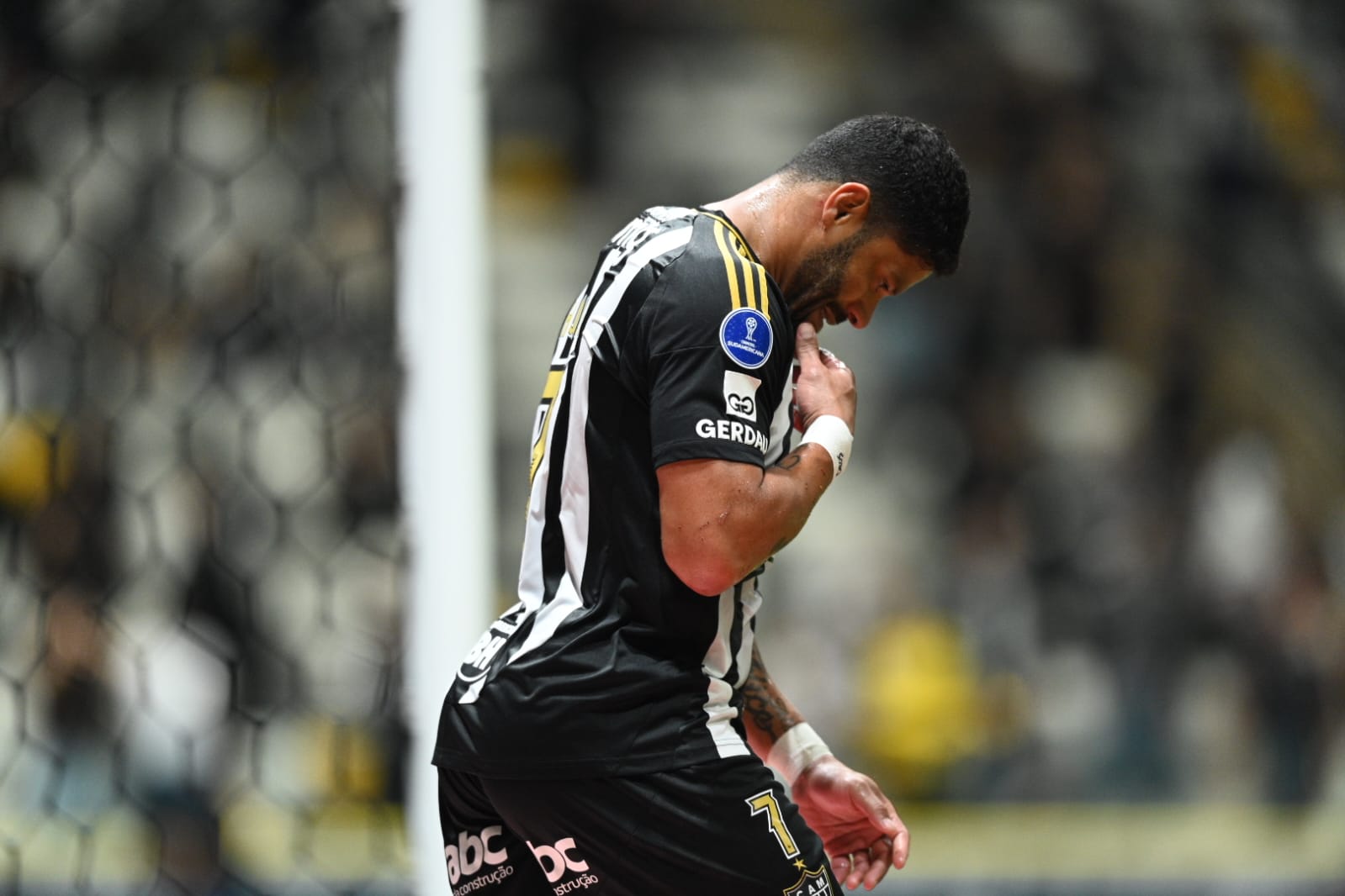 Hulk quebra o silêncio sobre crise no Atlético após classificação na Sul-Americana
