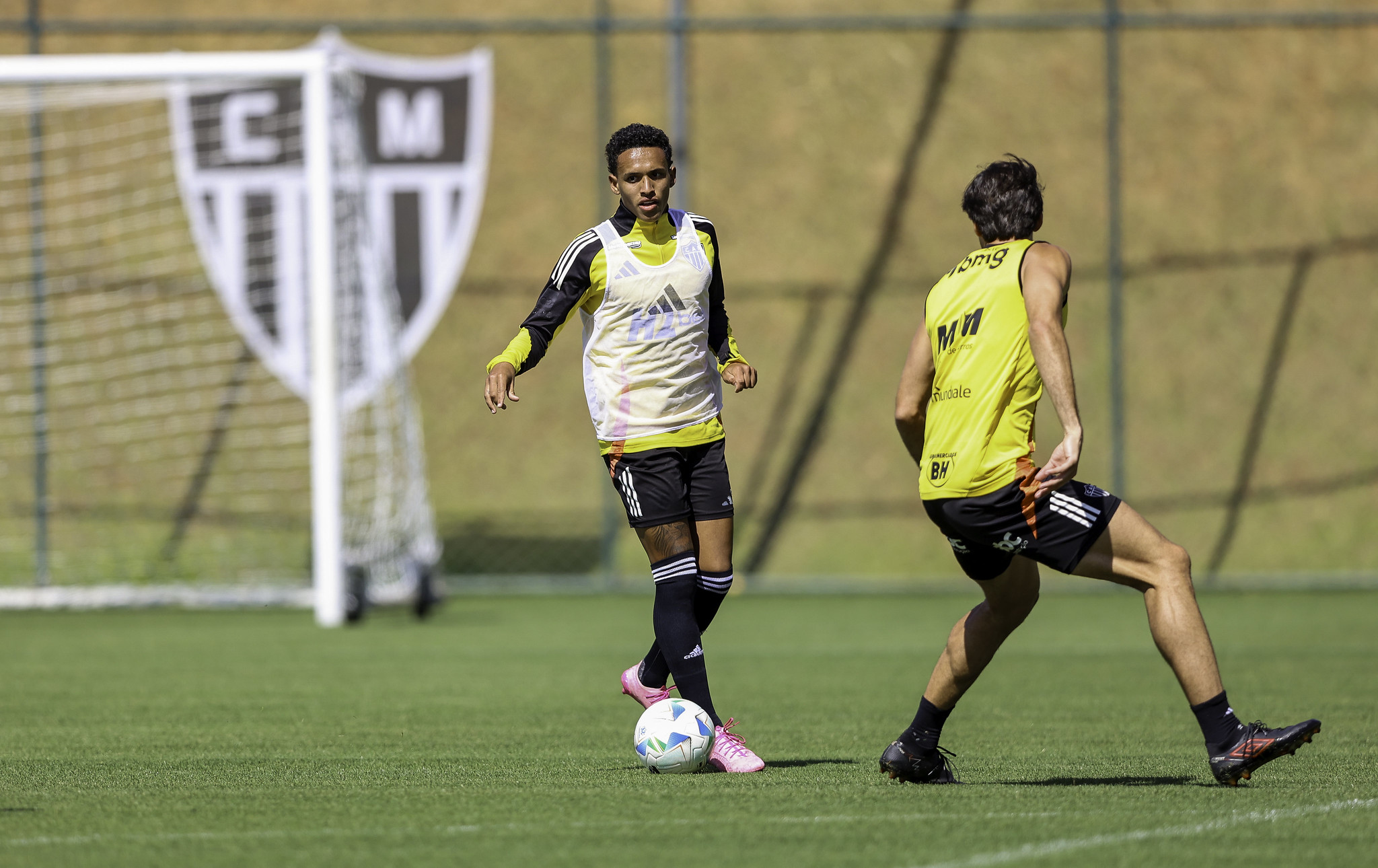 Com proposta para deixar o Atlético, Igor Rabello treina com elenco na Cidade do Galo
