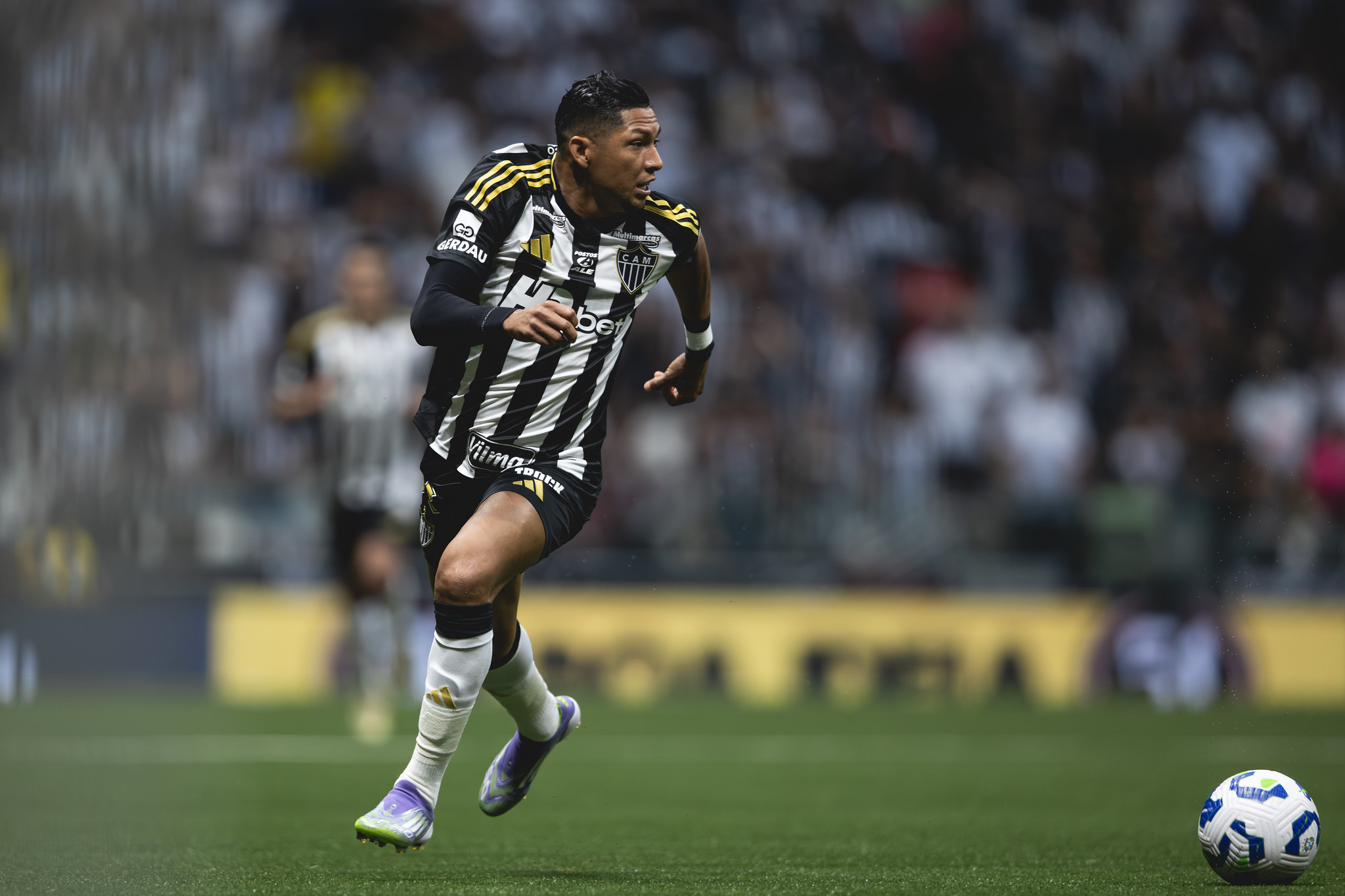 Rony diz que Atlético precisa seguir de cabeça erguida para os próximos confrontos
