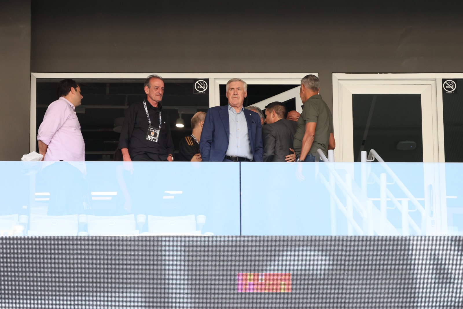 Ancelotti observa jogadores de Galo e Grêmio na Arena MRV em preparação para convocação da Seleção
