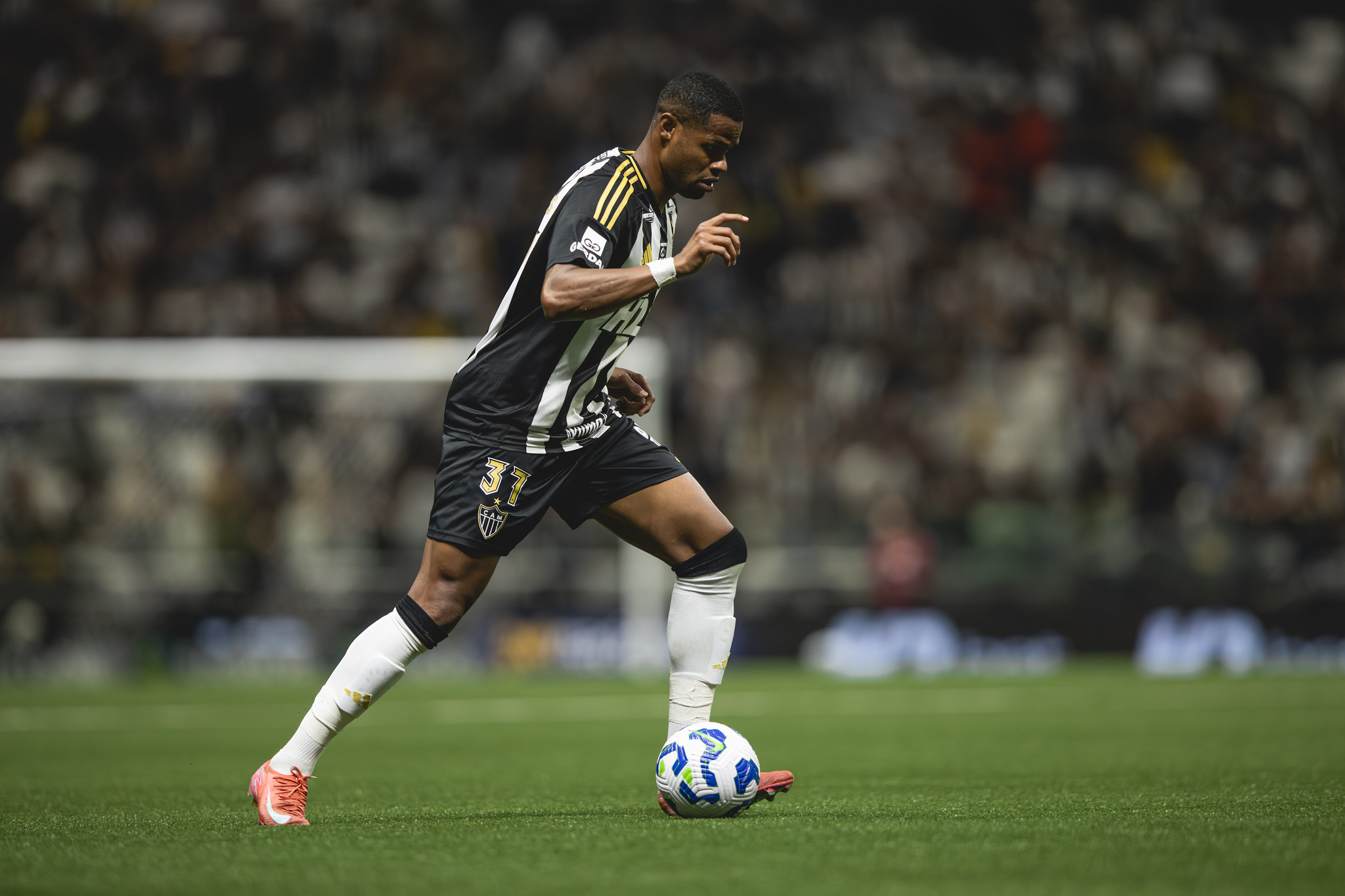 Falta sequência? Compare números de Júnior Santos com outros atacantes do Atlético