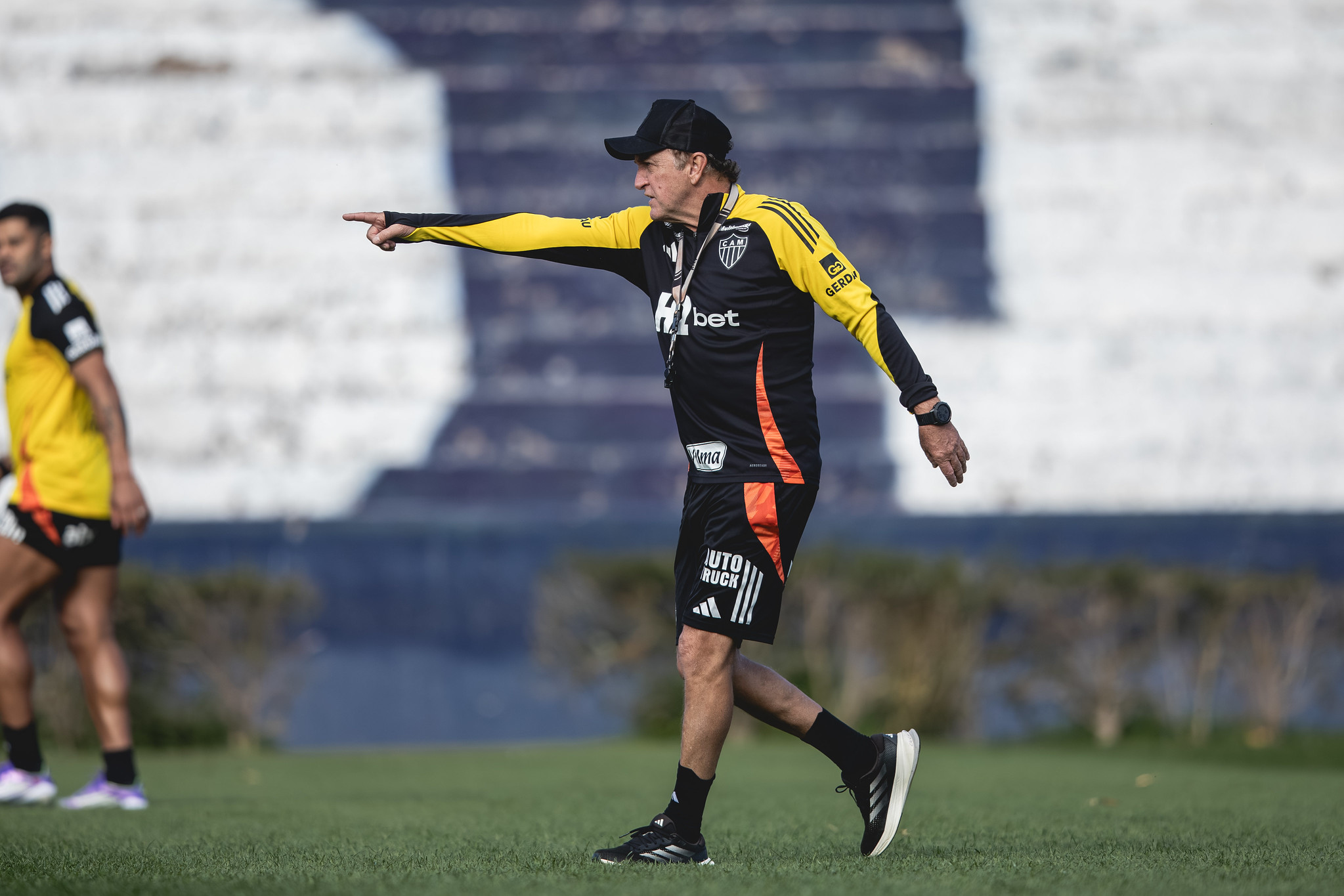 Cuca faz mudanças na escalação do Atlético para enfrentar o Godoy Cruz; confira