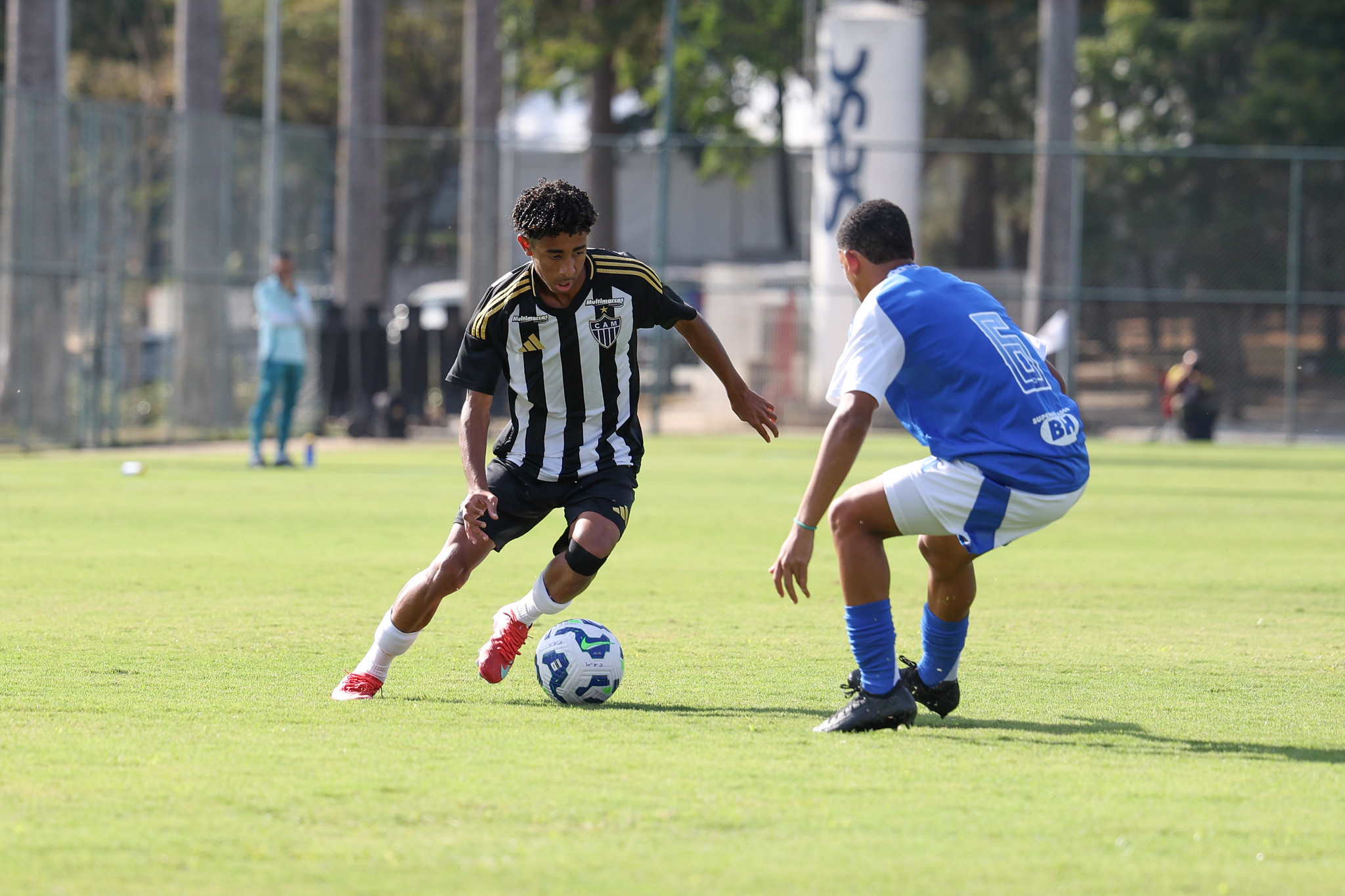 Atlético enfrenta o Serranense para manter liderança do Mineiro Sub-17 na Cidade do Galo