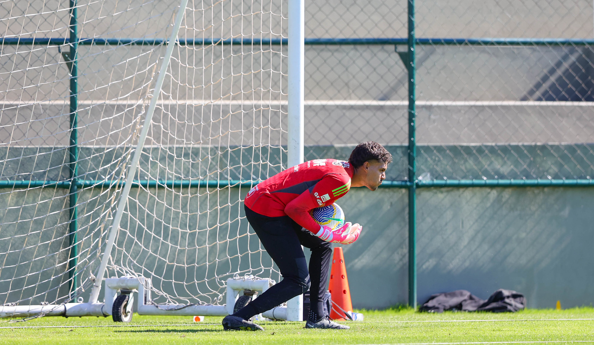 Goleiro do Atlético viaja para acertar com clube europeu 
