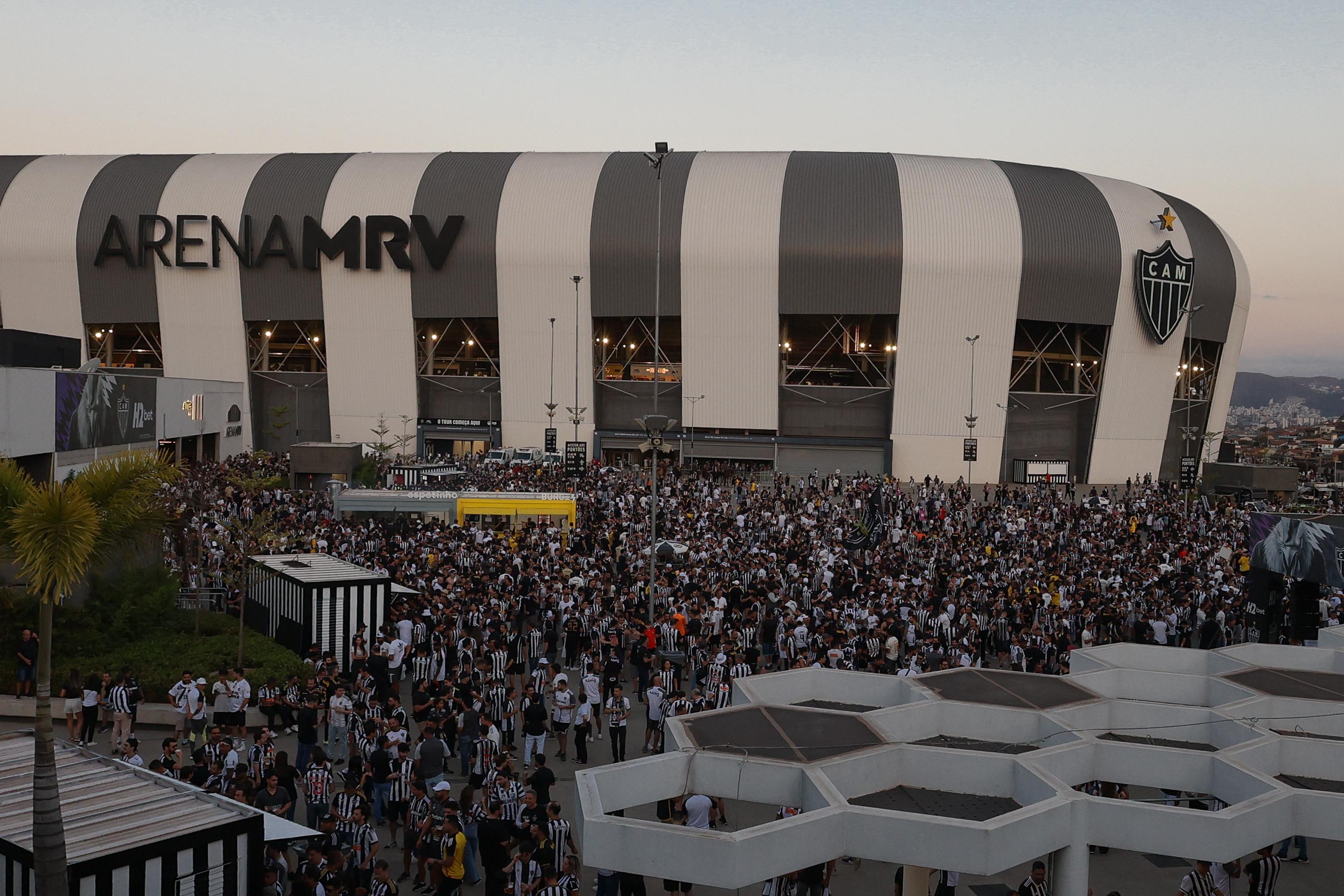 Em seu primeiro contato com a Arena MRV, Sampaoli faz elogios ao estádio