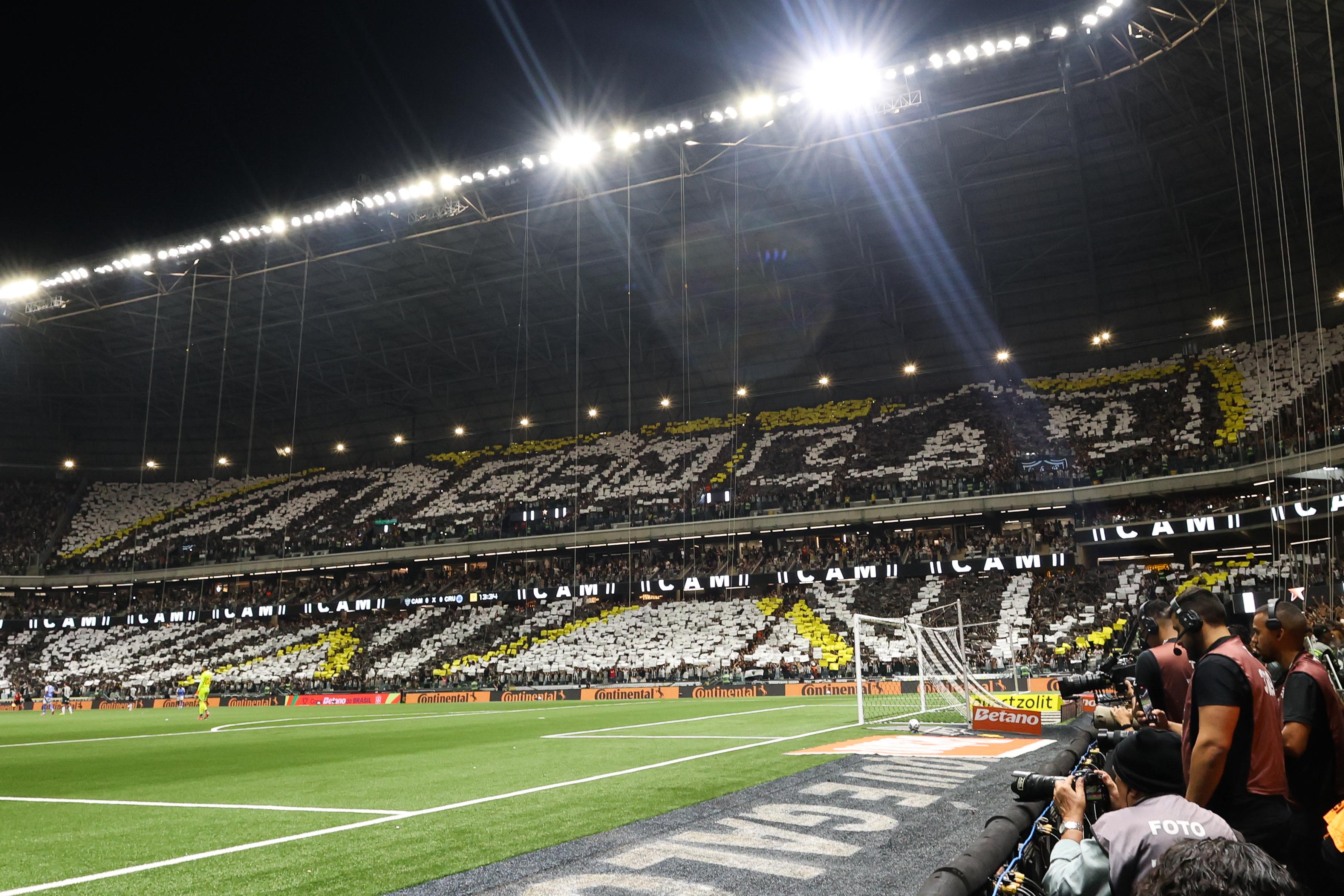 Árbitro relata grito homofóbico da torcida do Atlético em súmula