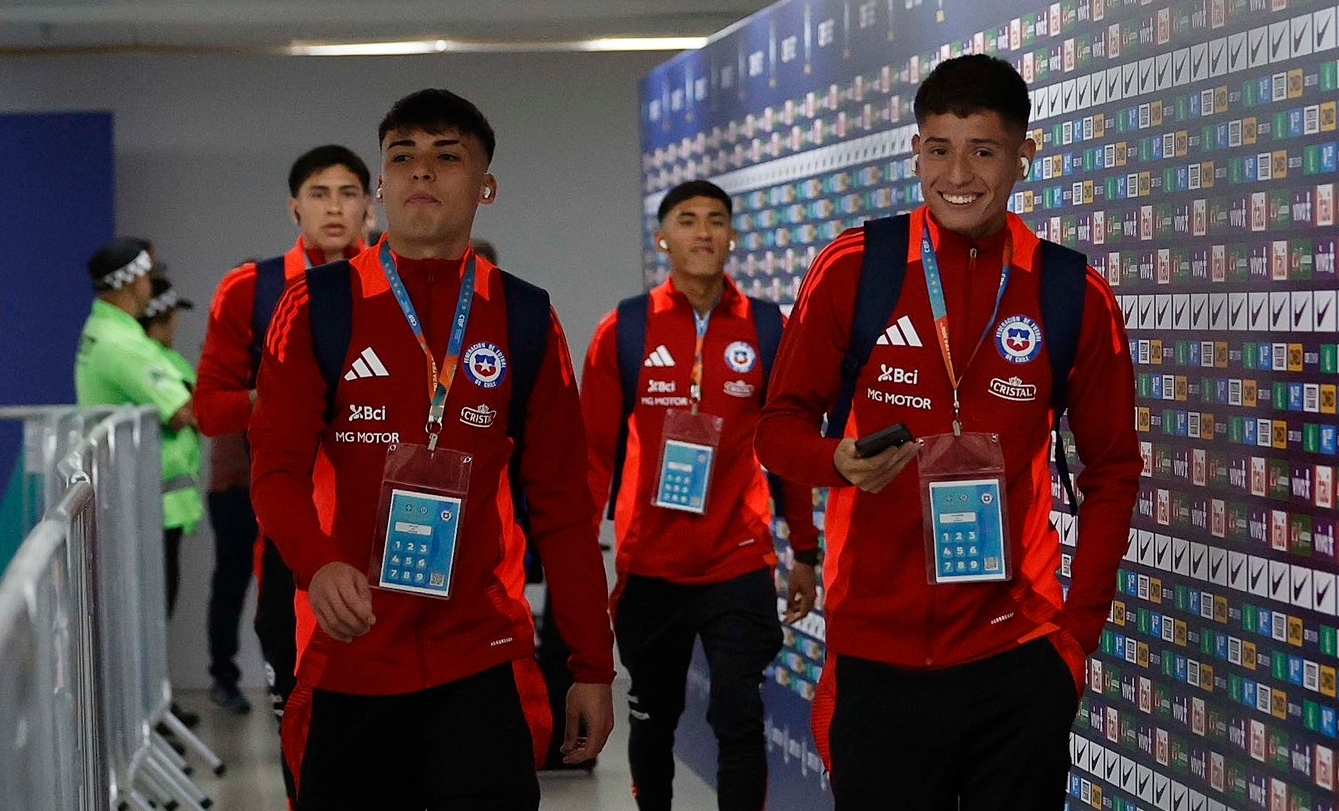 Iván Román, do Atlético, é escalado como titular da seleção chilena em jogo contra o Brasil
