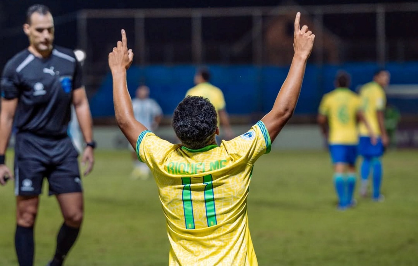 Joia do Atlético, Riquelme castiga a Argentina em clássico do Sul-Americano Sub-17
