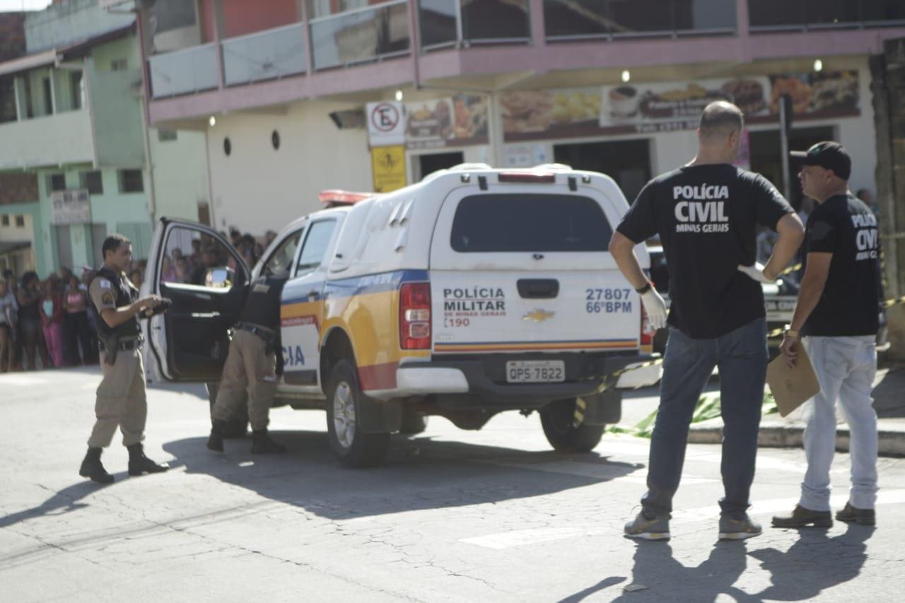 A criança ia para a escola, acompanhada pelo irmão e pela cuidadora dos dois, quando o homem a atacou pelas costas