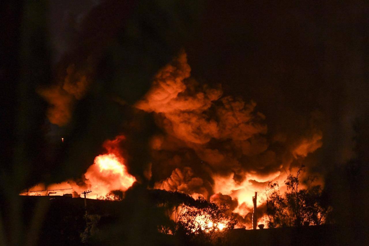 Incêndio em fábrica de tintas em Betim