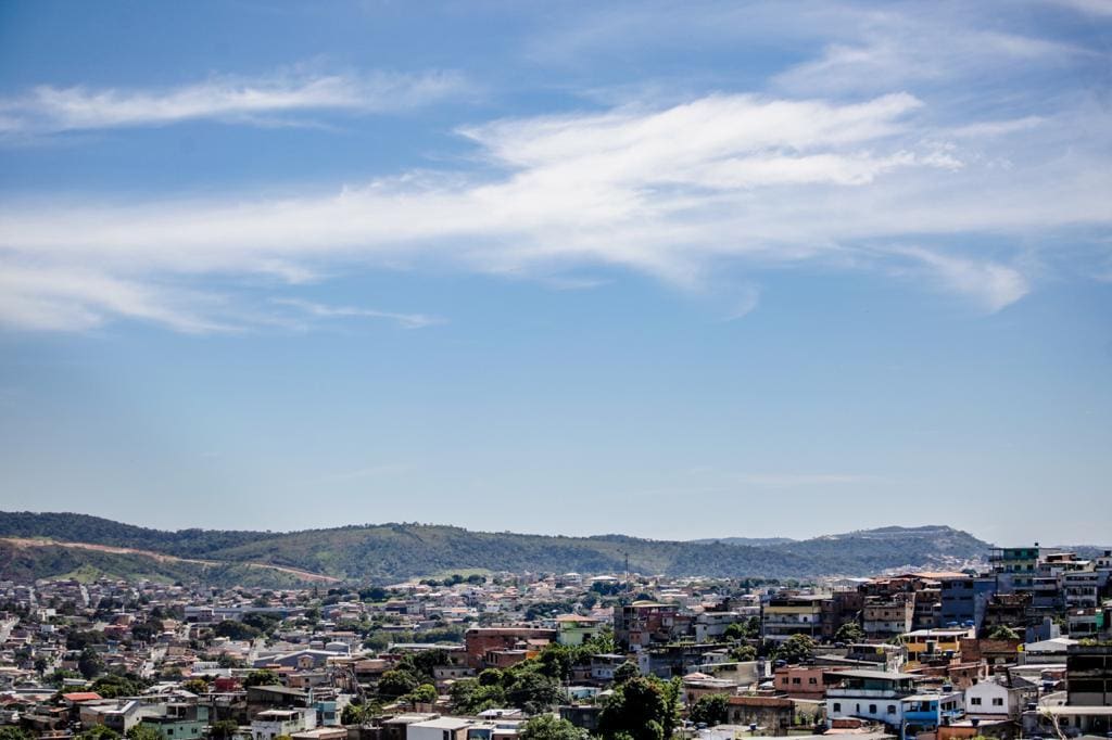 Quarta-feira será de sol e poucas nuvens em Betim