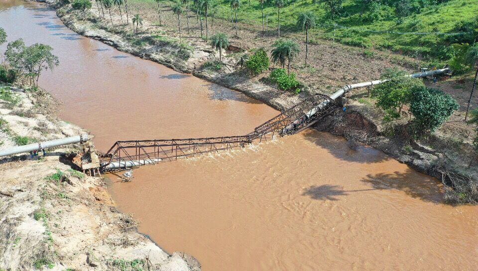 Rompimento de adutora deixa mais de 1 milhão sem água