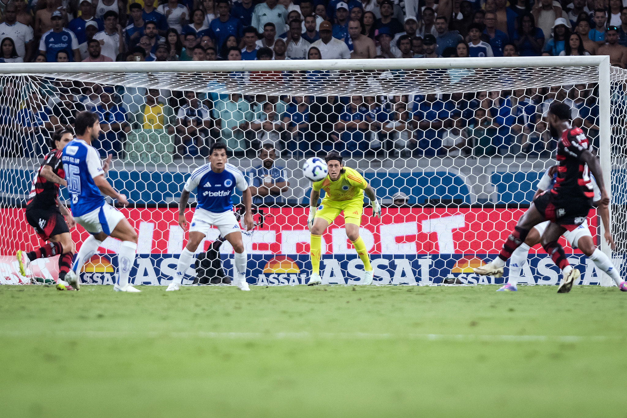 Cruzeiro não perdeu mais no Mineirão desde que mudou formato das redes