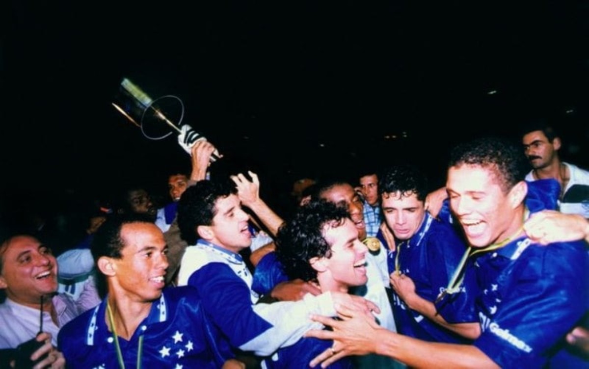 Cruzeiro celebra aniversário de 29 anos do título da Copa do Brasil 1996