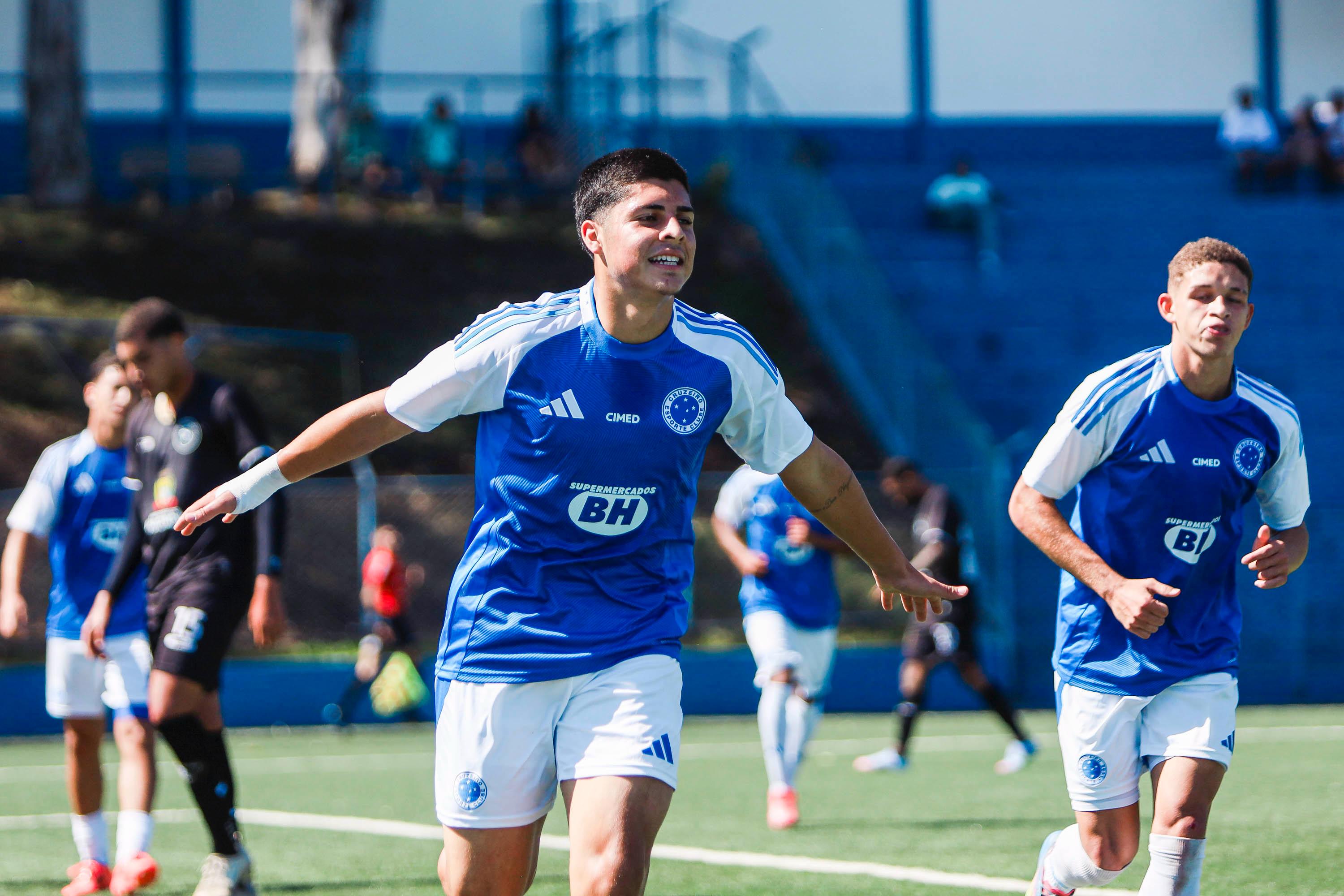Baptistella marca, Cruzeiro vence o Villa Real e segue 100% no Campeonato Mineiro Sub-20