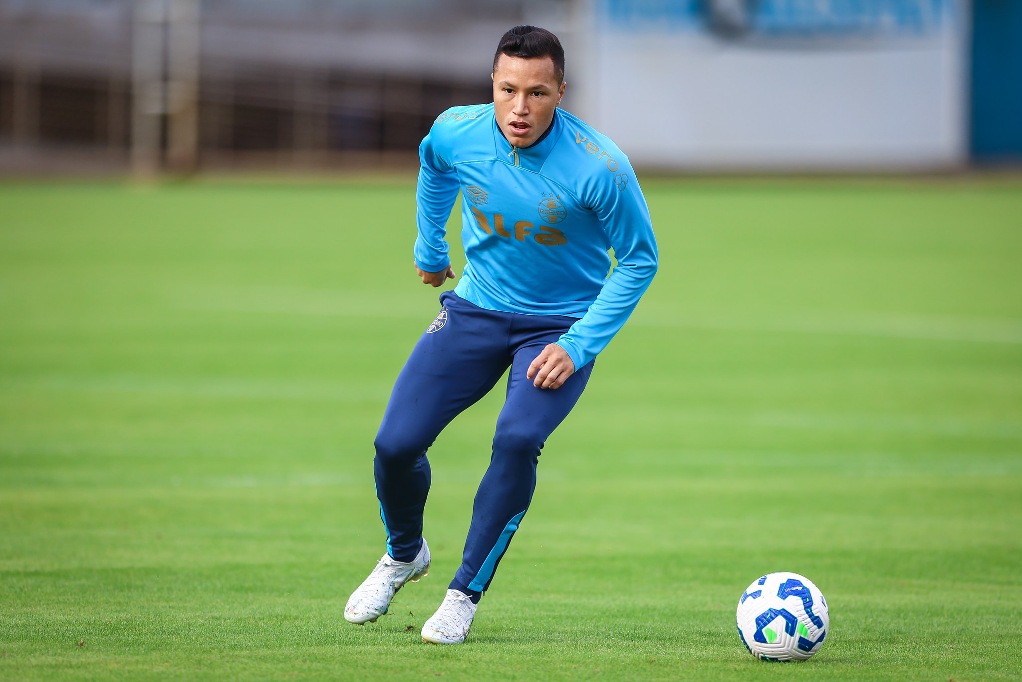 Grêmio se aproxima de comprar Marlon do Cruzeiro, mas presença no Mineirão é incerta