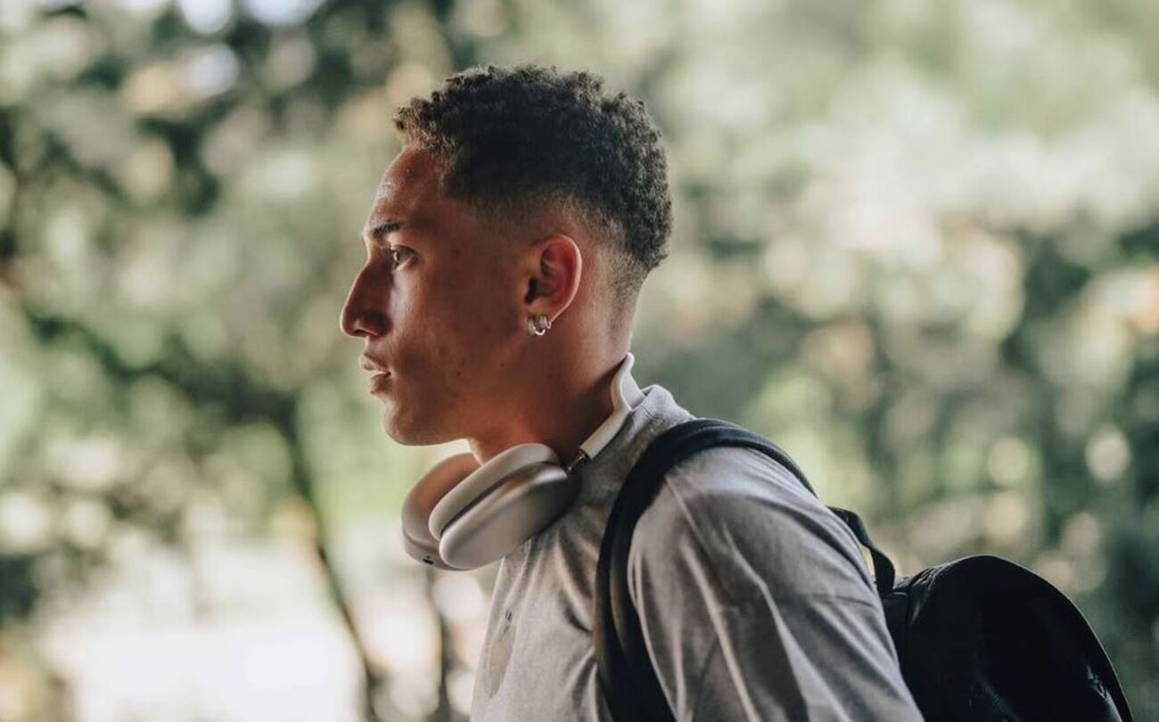 Cria do Cruzeiro vai a jogo da Champions League, onde fez dois gols, de bicicleta; veja