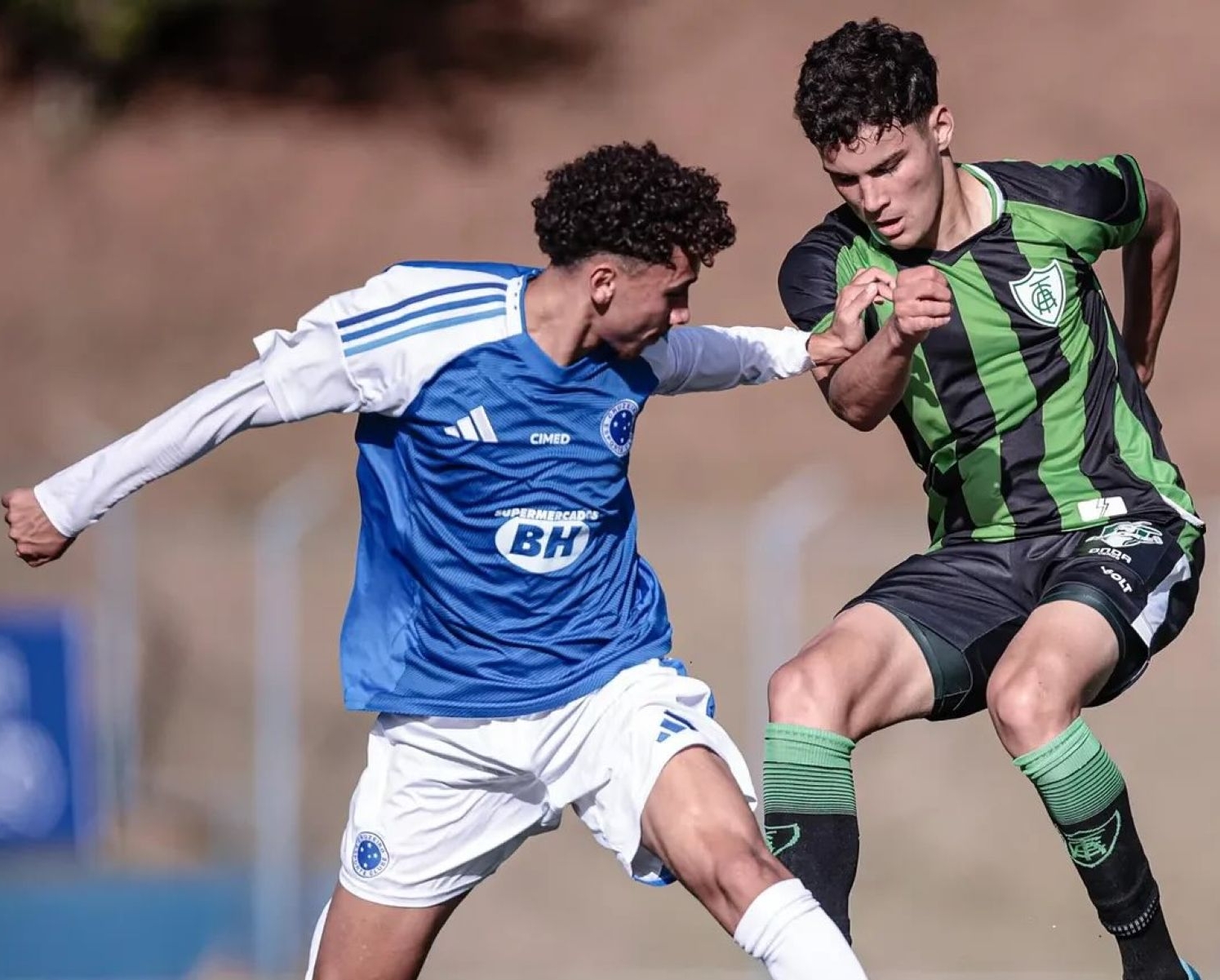 Em jogo de quatro gols, Cruzeiro e América empatam pelo Campeonato Mineiro Sub-17