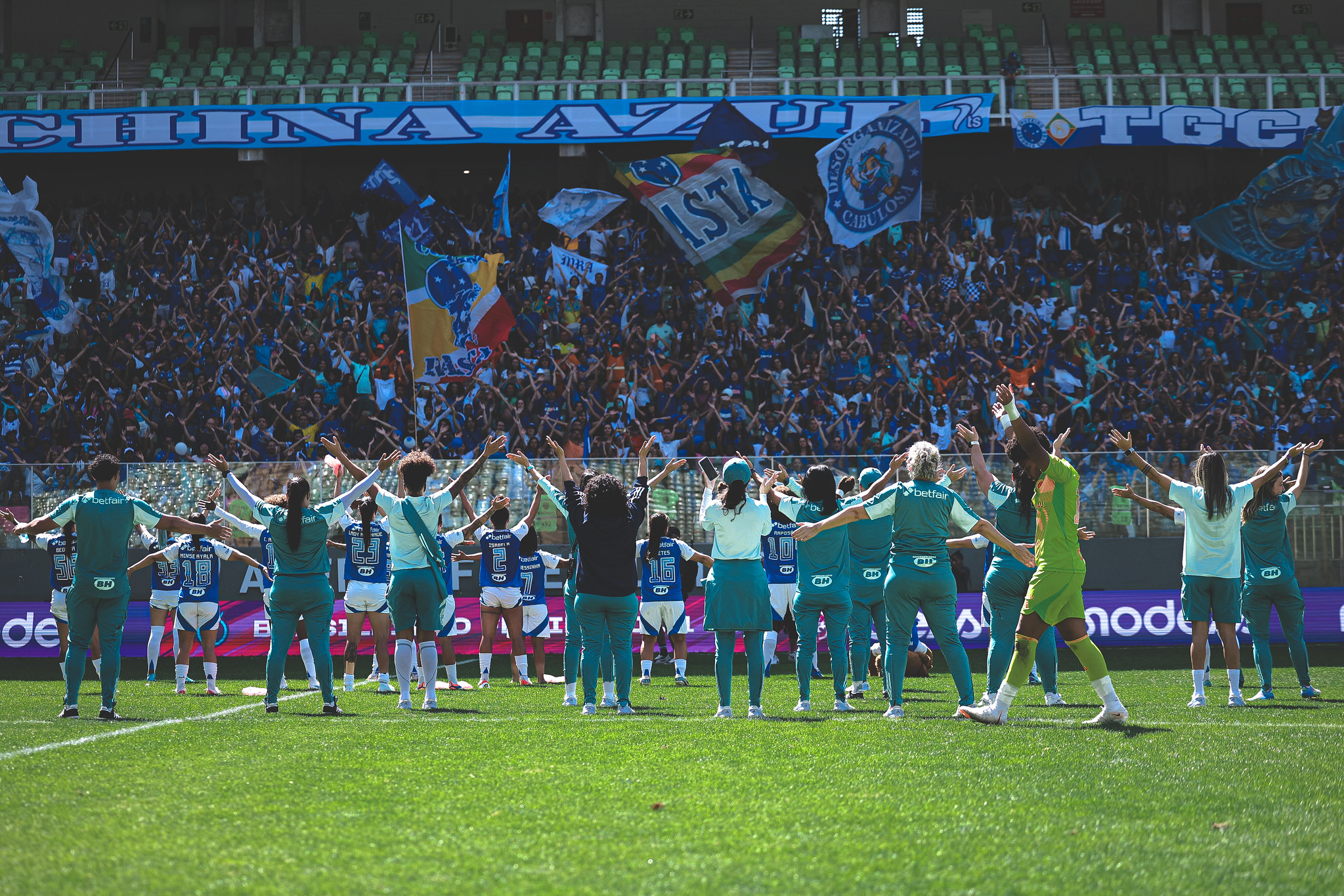 Com casa cheia, Cruzeiro decide vaga na final diante do Palmeiras