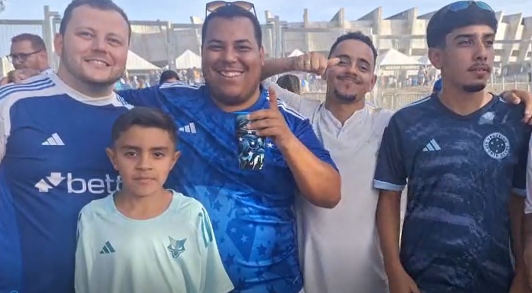 Torcida do Cruzeiro demonstra confiança para clássico contra o Atlético