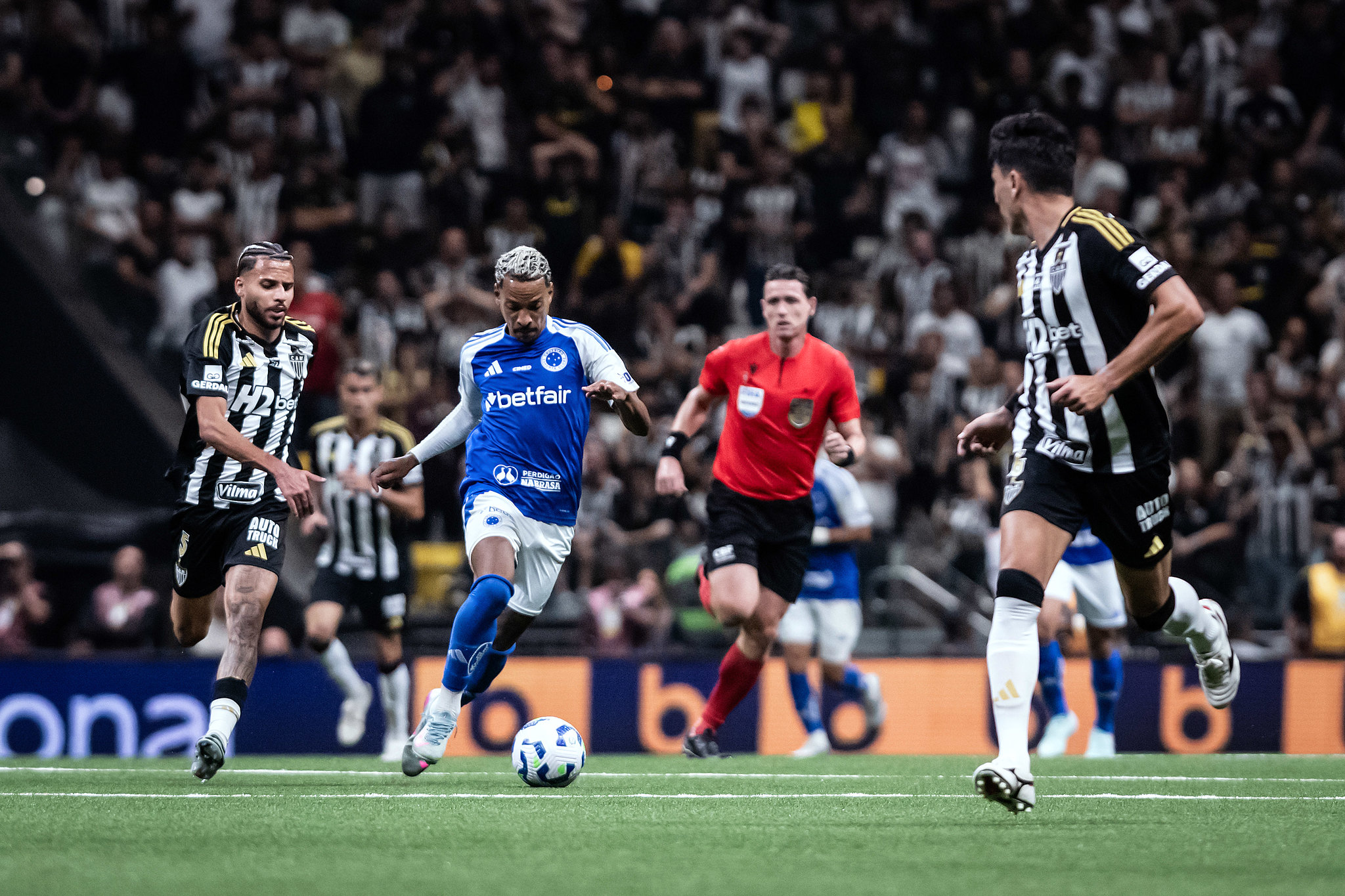 Cruzeiro e Atlético têm desfalques para o clássico da Copa do Brasil?