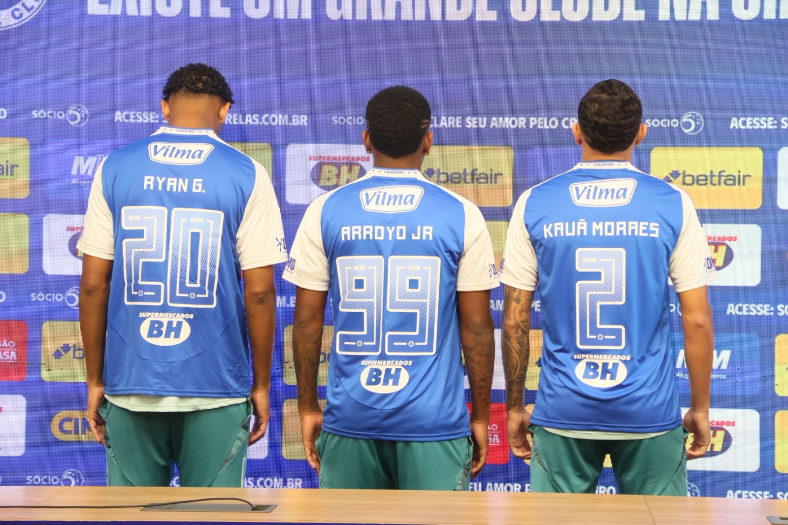 Por que Arroyo usará 'Jr' na camisa do Cruzeiro? Pedido tem a ver com idolatria por brasileiros