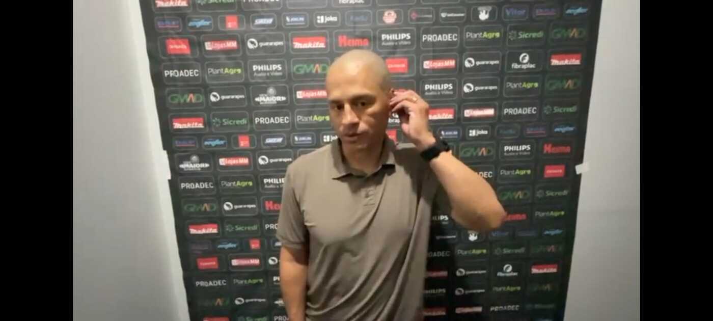 Exclusivo: Alex projeta duelo com Ronaldinho no Mineirão: 'tá bem melhor que eu'