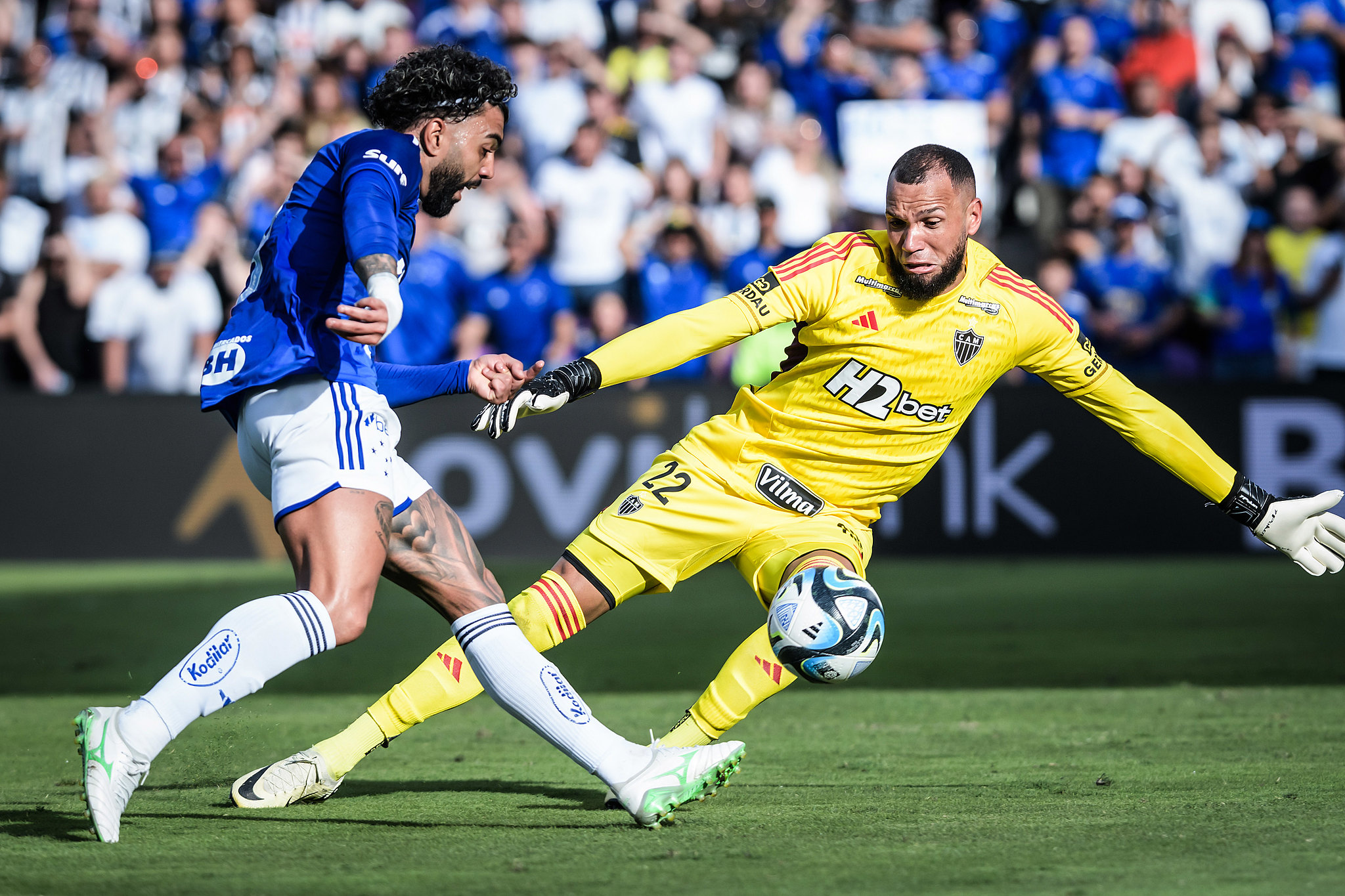 Reserva no Cruzeiro, Gabigol pode ter chance diante do Atlético, de quem é algoz