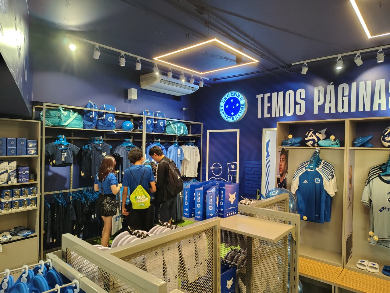 Cruzeiro inaugura nova loja no Mineirão e quer se aproximar de torcedores do interior