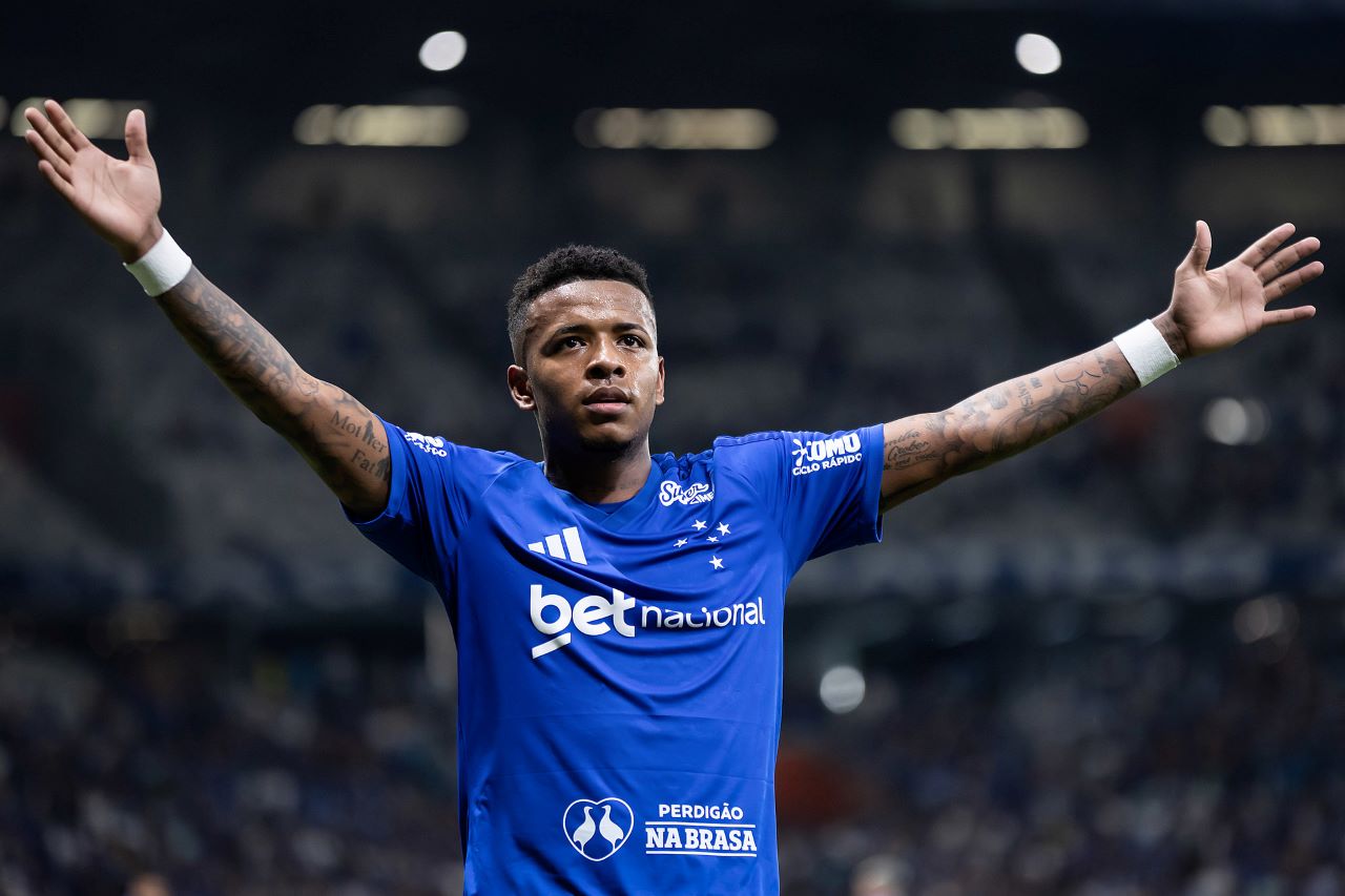 Arroyo se destaca em mata-matas pelo Cruzeiro com gols decisivos