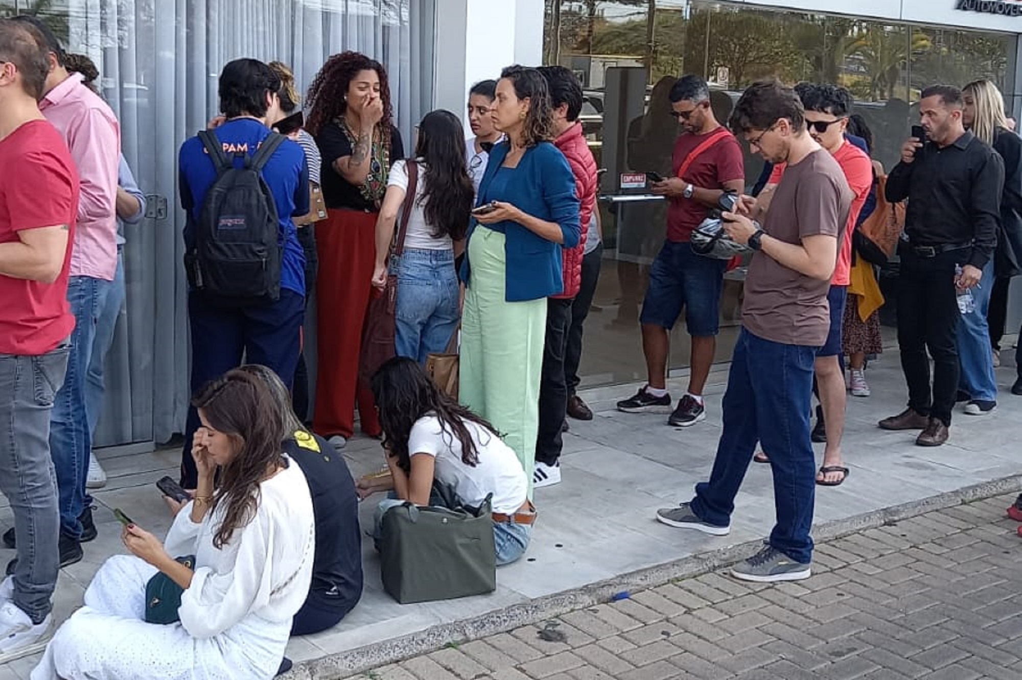 Show de Marisa Monte: Venda de ingressos presencial tem desencontro de informações e desorganização