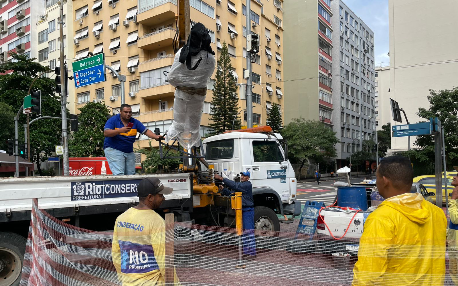 Estátua de Carlson Gracie é revitalizada no Rio de Janeiro após