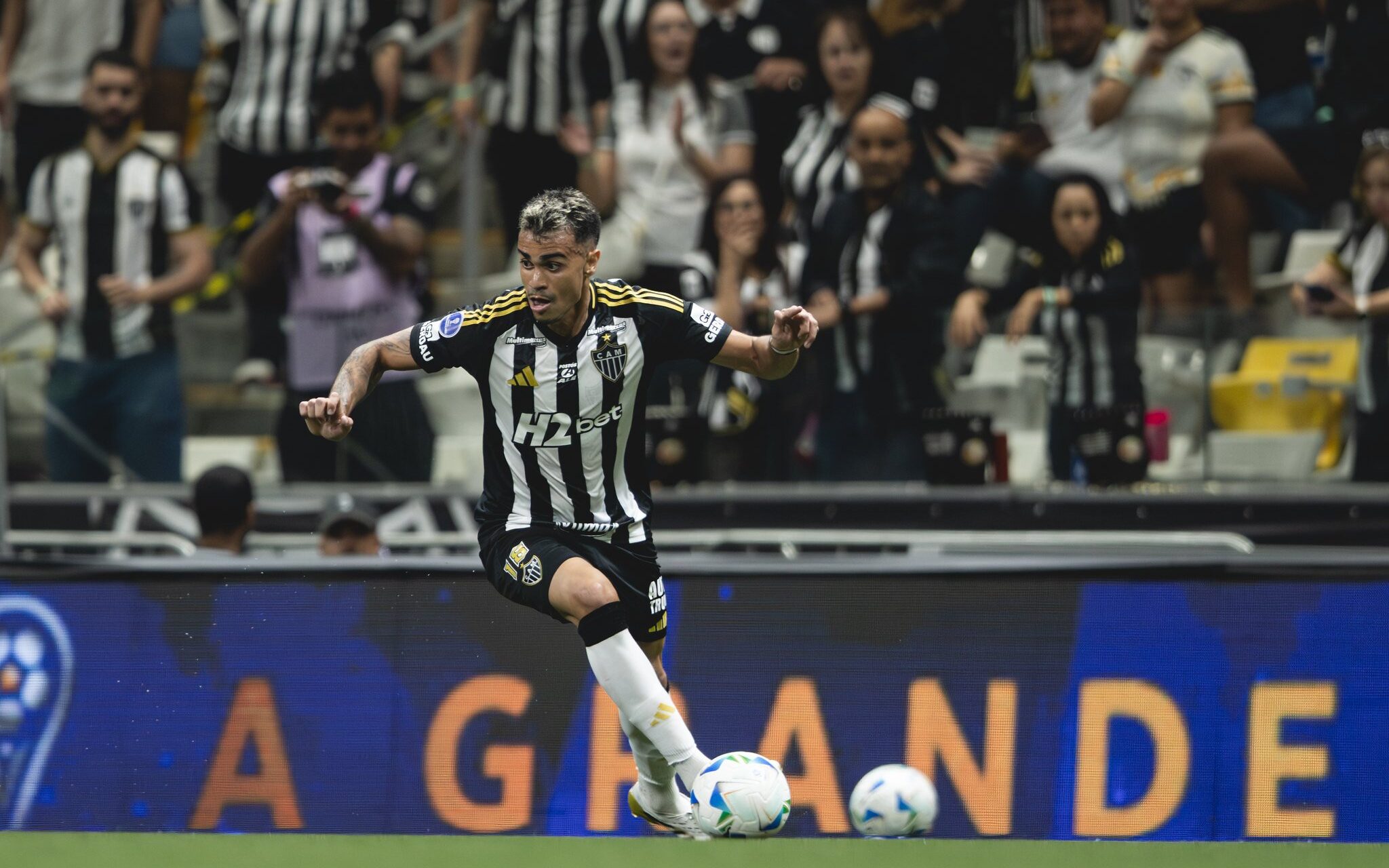 Cuca analisa estreia de Reinier com a camisa do Atlético