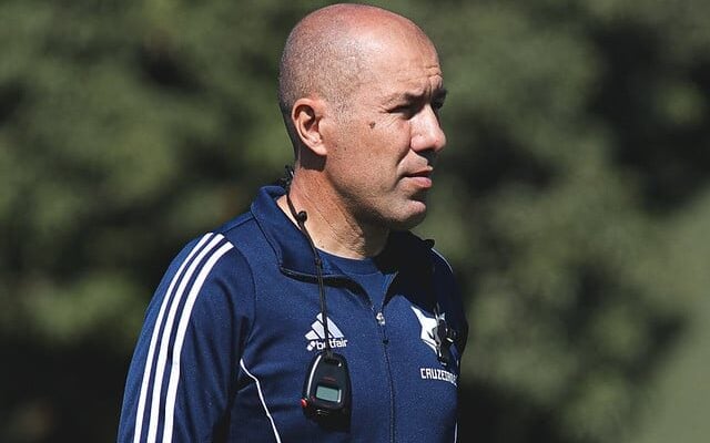 Quebra-cabeça no Cruzeiro: como Leonardo Jardim pode montar o meio de campo contra o Mirassol? 