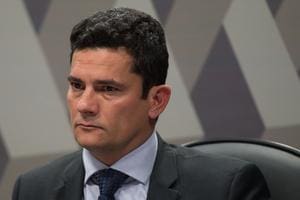 Bolsonaro diz que Moro participará da transição de governo