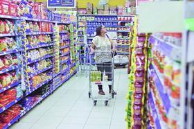 Confiança do consumidor sobe em janeiro ante dezembro, diz ACSP