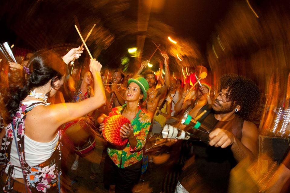Primeiro ano do bloco chama o sindico no carnaval de 2012