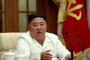 Líder da Coreia do Norte comemora 'vitória' sobre a Covid