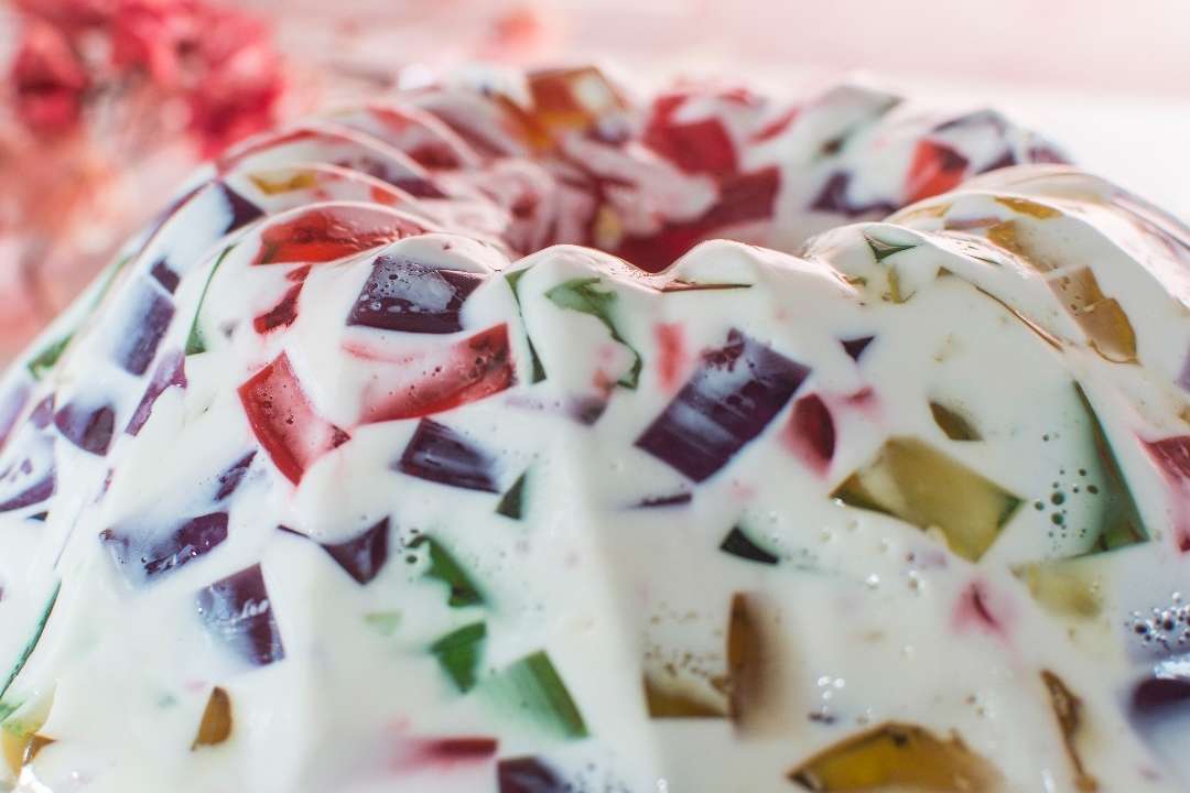 Como fazer gelatina com creme de leite e leite condensado? Veja receita  colorida | O TEMPO