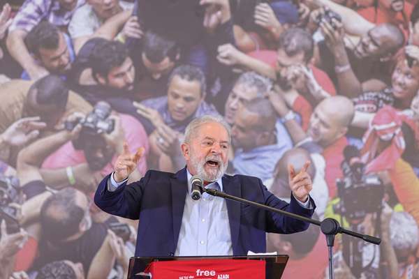 Propaganda na TV de Lula vai atacar o 'caráter eleitoreiro' do Auxílio Brasil