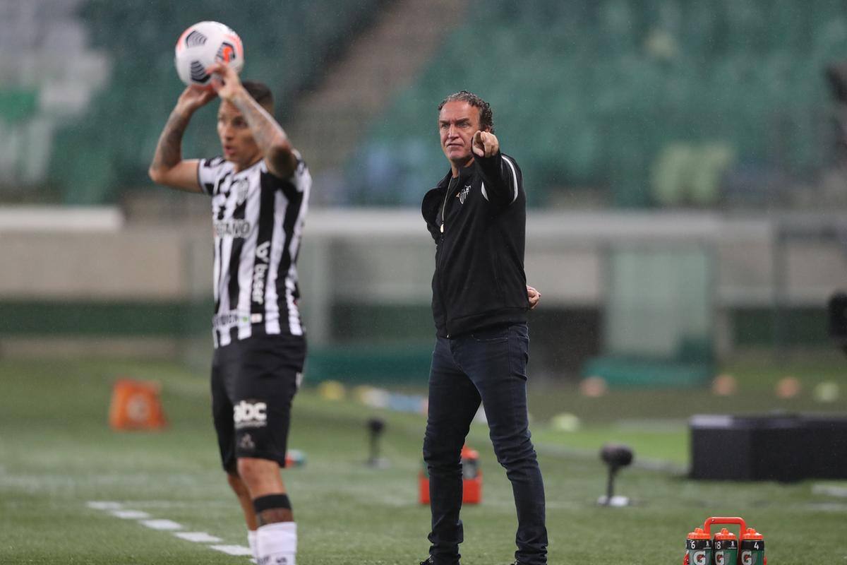 Atlético: Cuca afasta pressão e prega equilíbrio para decisão contra o Palmeiras