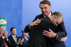 Bolsonaro comemora pautas ideológicas com Mendonça: 'Traz paz para nós'