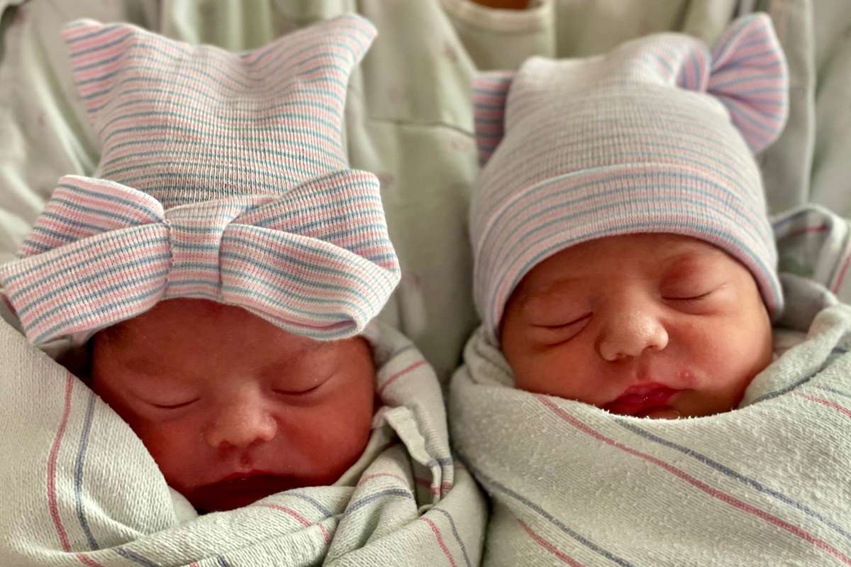 Irmãos gêmeos nascem em anos diferentes na Califórnia