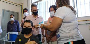 Minas vacina as primeiras dez crianças contra a Covid-19