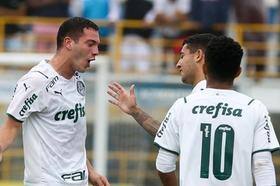 Palmeiras marca duas vezes no começo, vence Atlético-GO e avança na Copinha